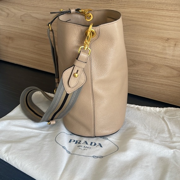 Prada Vitello phenix cammeo leather stripe strap bucket bag crossbody purse 🤎 - Picture 5 of 16